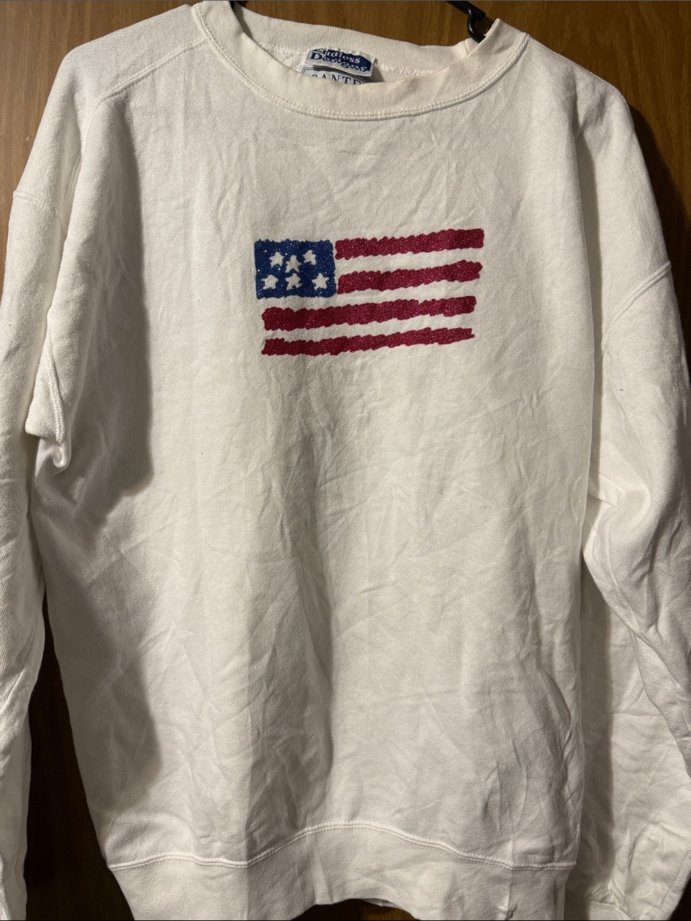Women’s Endless Designs Large White Crewneck Sweatshirt with Flag Motif